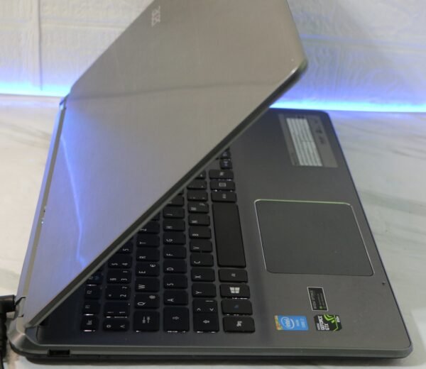 Acer Aspire V5 573G