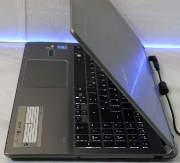 Acer Aspire V5 573G