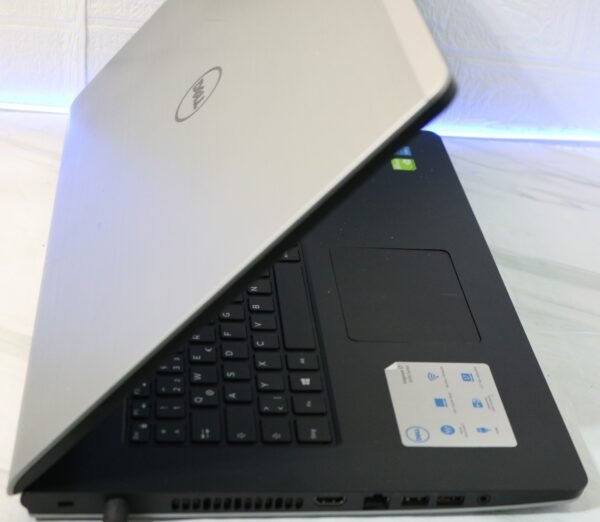 Dell Inspiron 5748 laptop