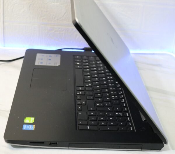 Dell Inspiron 5748 laptop