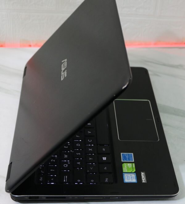ASUS TP301UJ laptop