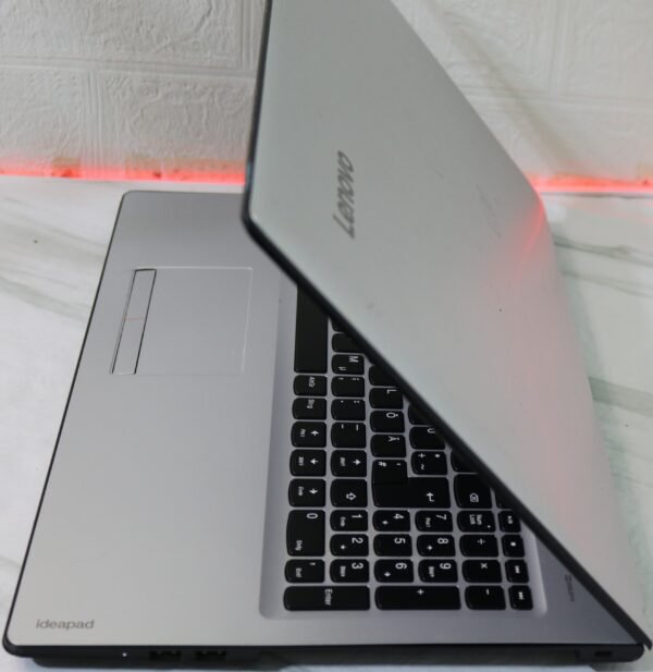 Lenovo Ideapad 310 | Intel Core i5-6200U | 8GB DDR4 | 256GB SSD | GeForce 920MX 2GB | 15.6" HD | Windows 11
