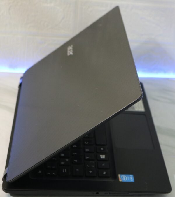 𝗔𝗰𝗲𝗿 𝗡𝗖-𝗩𝟯-𝟯𝟳𝟭