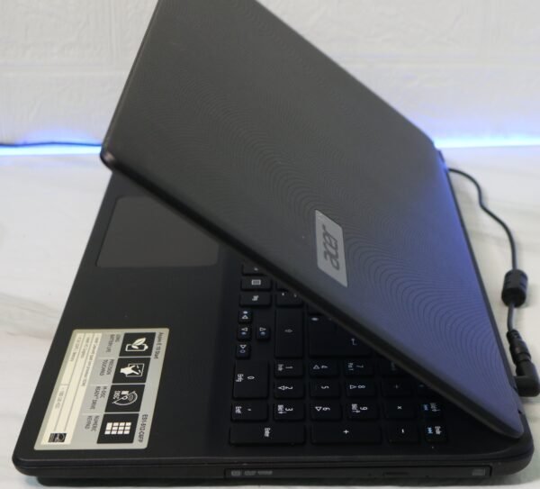 Acer Aspire E15-512 laptop