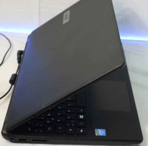 Acer Aspire E15-512 laptop