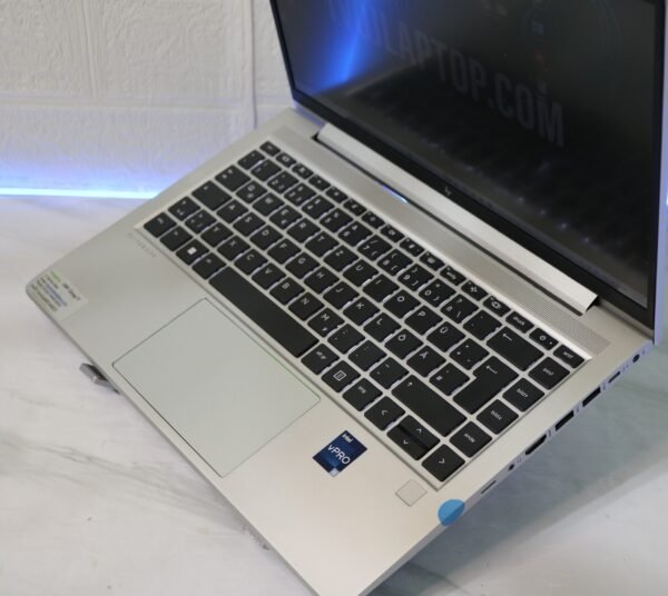 HP EliteBook 640 G9