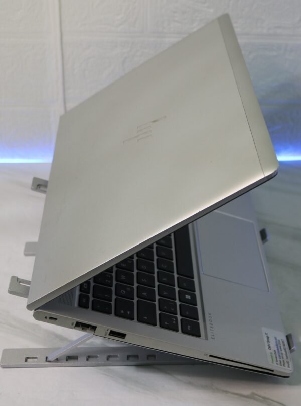 HP EliteBook 640 G9