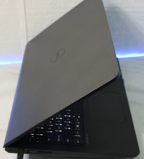 Dell Latitude 3550 Dell Latitude 3550