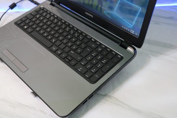 Compaq 15