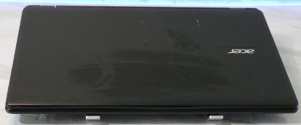 Acer Aspire ES1-531 Pentium N3700 / 4GB RAM / 500GB HDD / 15.6" – Laptop za internet i svakodnevnu upotrebu Acer Aspire ES1-531 Pentium N3700 / 4GB RAM / 500GB HDD / 15.6" – Laptop za internet i svakodnevnu upotrebu