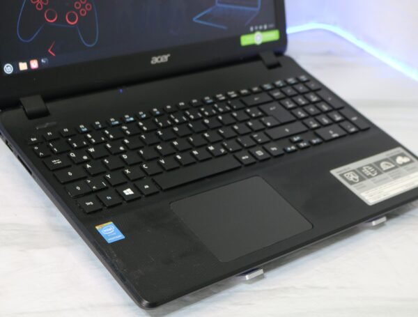 Acer Aspire ES1-531 Pentium N3700 / 4GB RAM / 500GB HDD / 15.6" – Laptop za internet i svakodnevnu upotrebu Acer Aspire ES1-531 Pentium N3700 / 4GB RAM / 500GB HDD / 15.6" – Laptop za internet i svakodnevnu upotrebu