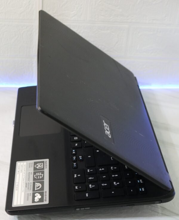 Acer Aspire ES1-531 Pentium N3700 / 4GB RAM / 500GB HDD / 15.6" – Laptop za internet i svakodnevnu upotrebu Acer Aspire ES1-531 Pentium N3700 / 4GB RAM / 500GB HDD / 15.6" – Laptop za internet i svakodnevnu upotrebu