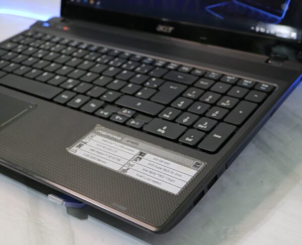Acer Aspire 5742G i3-370M / 6GB RAM / 128GB SSD / Radeon HD 7370M / 15.6" – Laptop za posao i multimediju Acer Aspire 5742G i3-370M / 6GB RAM / 128GB SSD / Radeon HD 7370M / 15.6" – Laptop za posao i multimediju
