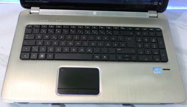 HP Pavilion dv7 HP Pavilion dv7