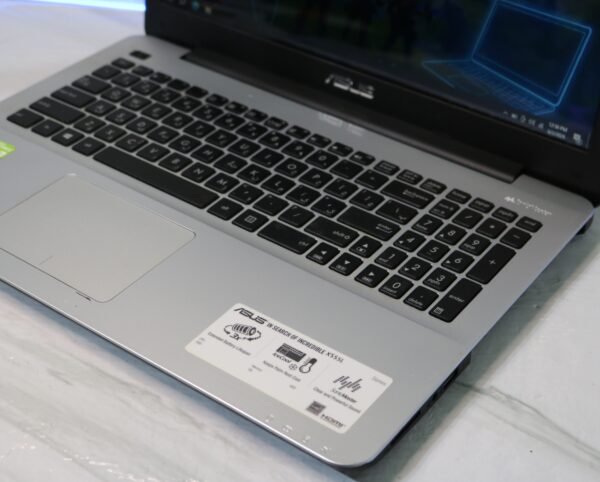 Asus X555LX555L – Intel Core i7 | 4GB RAM | 120GB SSD | NVIDIA GeForce 820M | 15.6" ekran | Polovan laptop