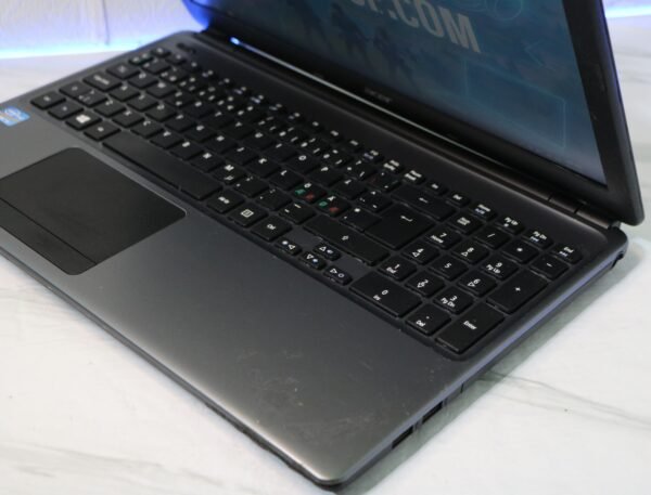 Acer Aspire E1-570