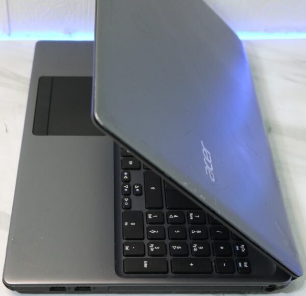 Acer Aspire E1-570