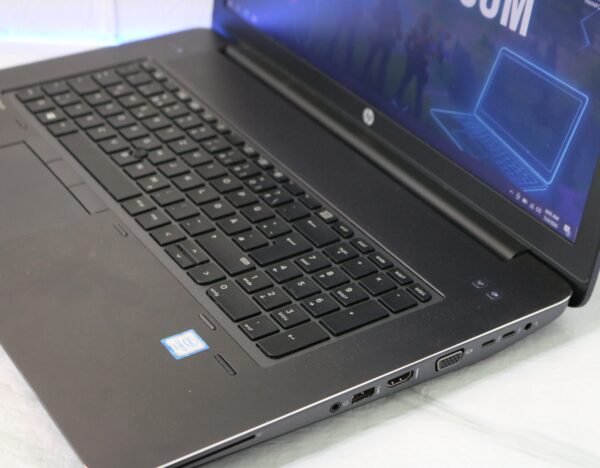 HP ZBook 17 G3 HP ZBook 17 G3