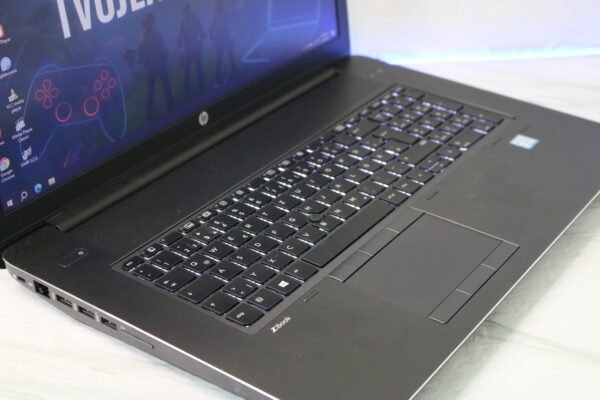 HP ZBook 17 G3 HP ZBook 17 G3