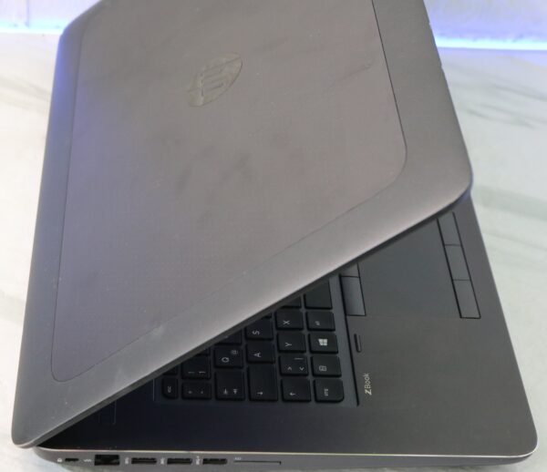 HP ZBook 17 G3 HP ZBook 17 G3