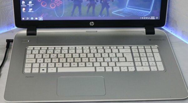 HP Pavilion 17 polovan laptop
