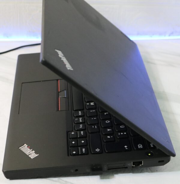 Lenovo ThinkPad X270