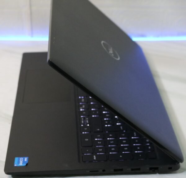 Dell Latitude 3520 Dell Latitude 3520