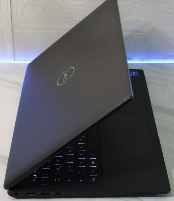 Dell Latitude 3520 Dell Latitude 3520